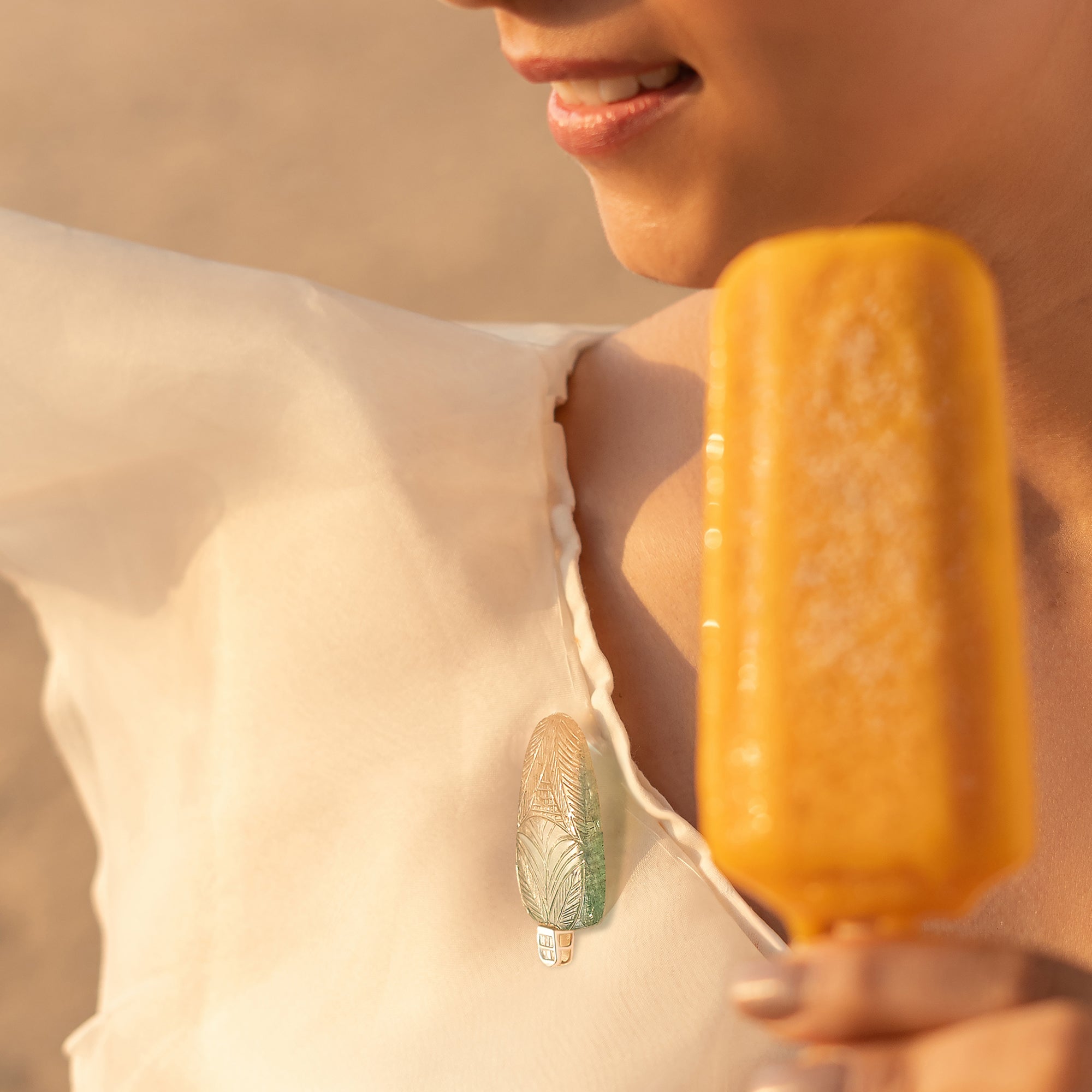 VāruNi Leaf Pendant