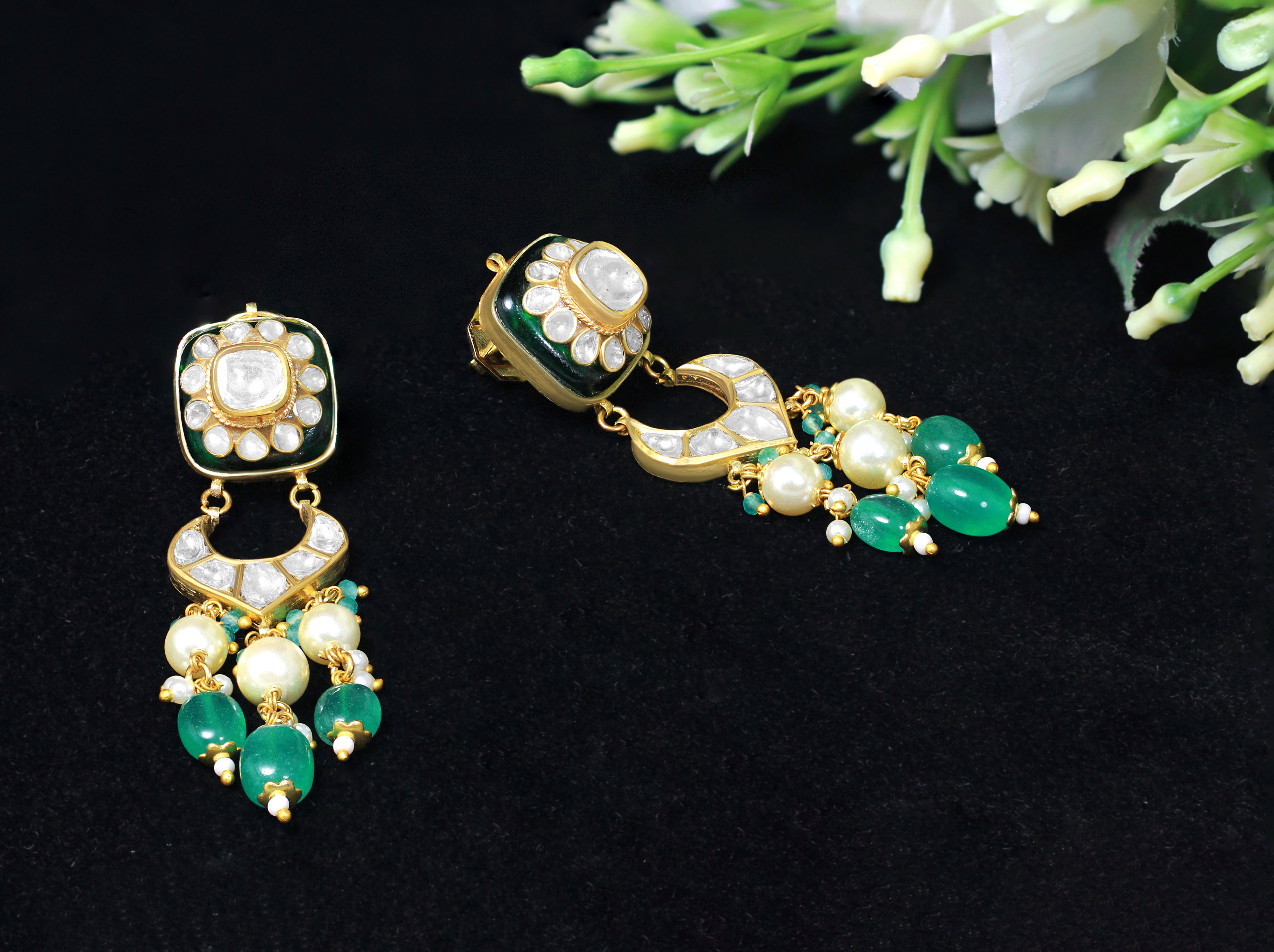 Neyara – Emerald & Pearl Polki Earrings