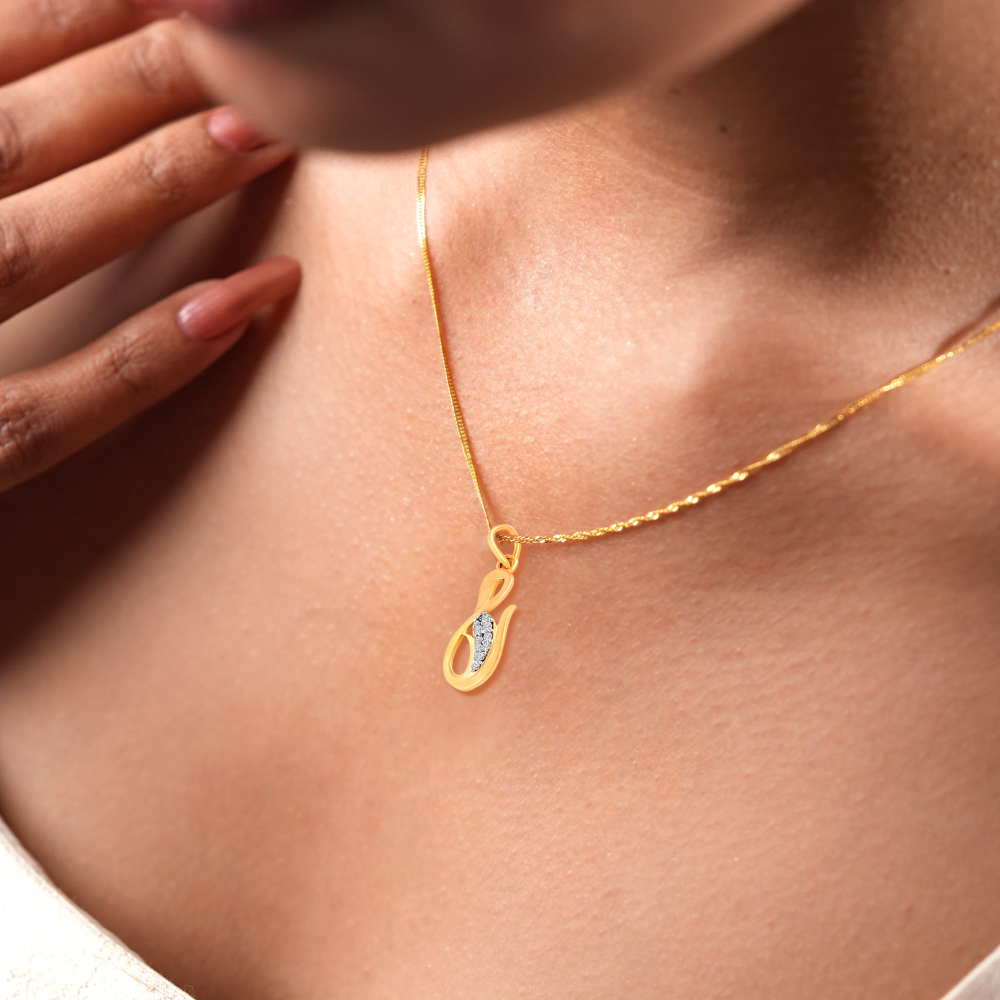 Music Note Gold Pendant