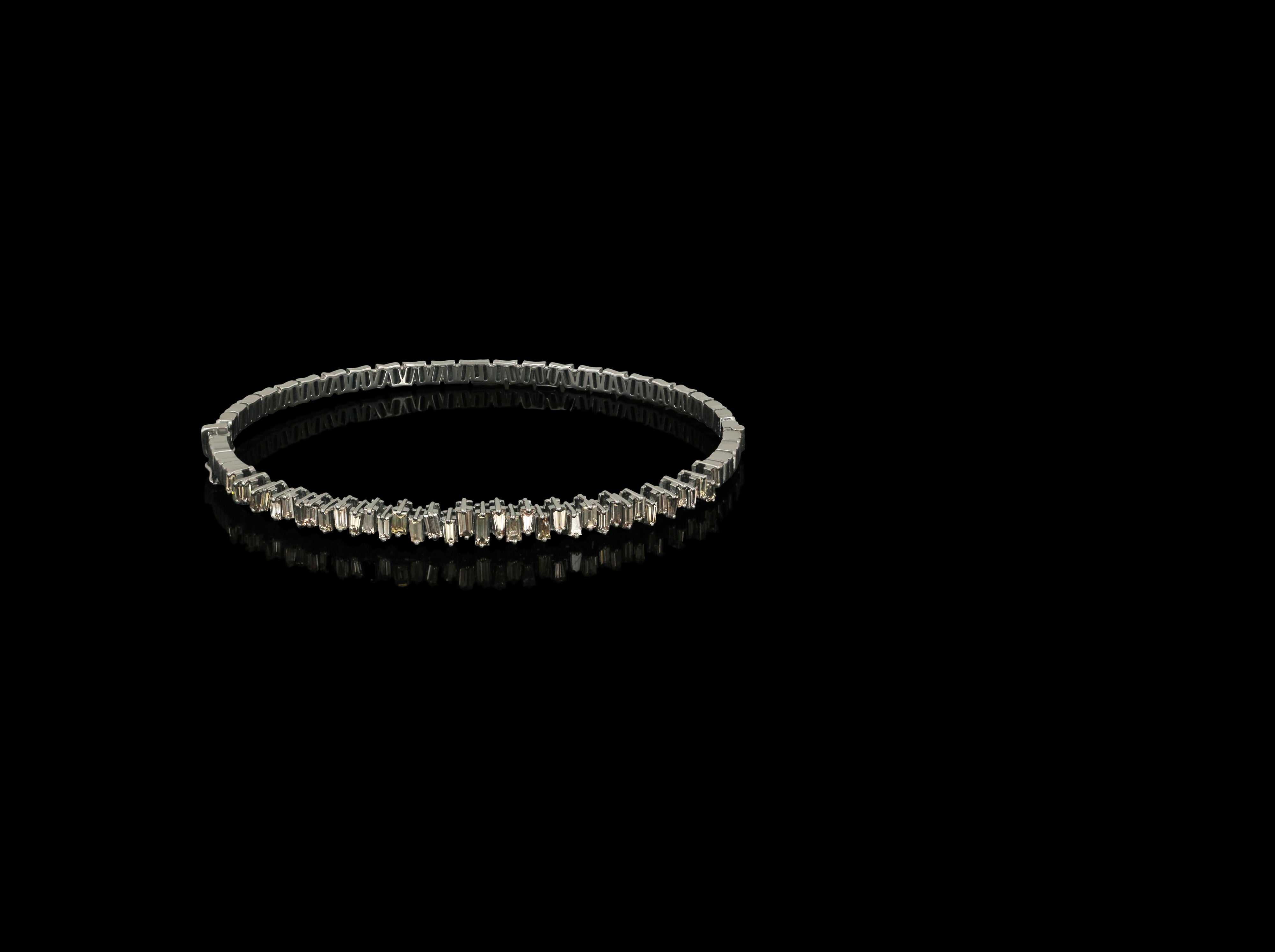 NuvarTé Noir Baguette Bracelet
