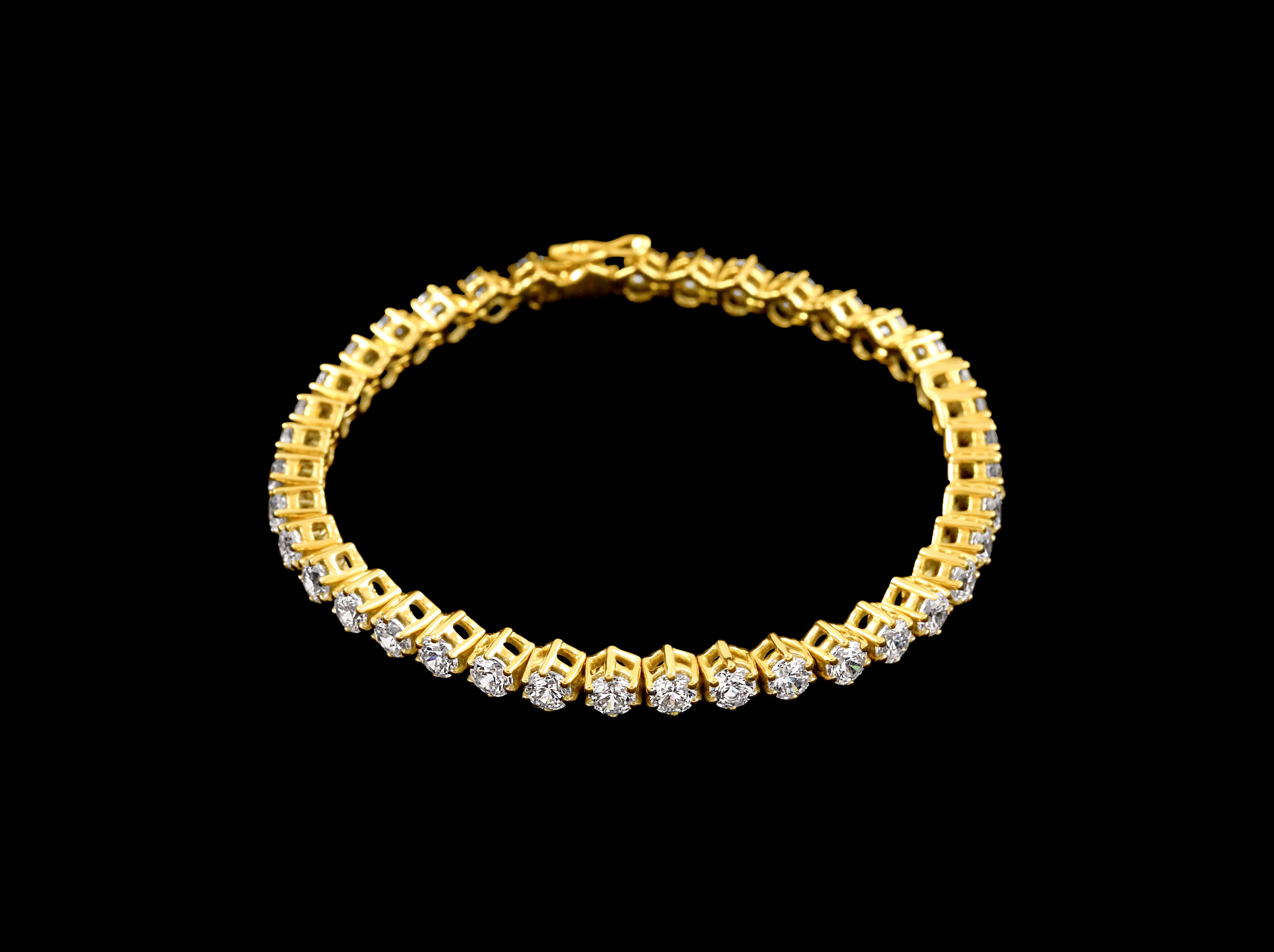 NaazVará Classic Diamond Tennis Bracelet