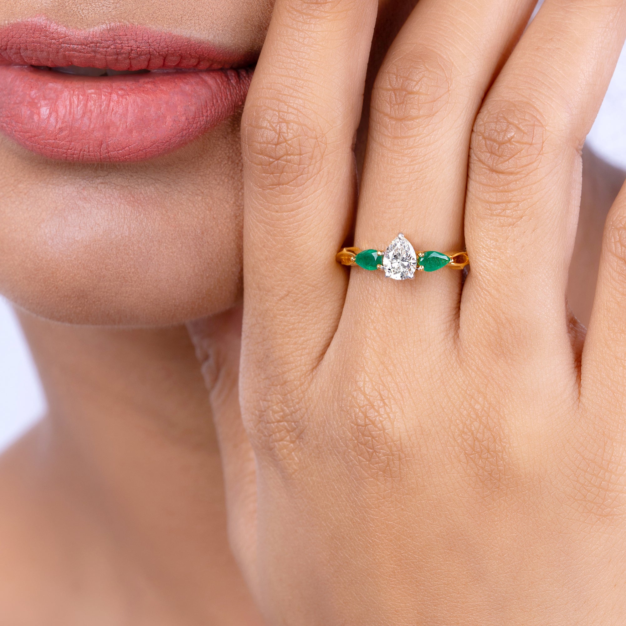 Triveni Emerald & Diamond Gold Ring