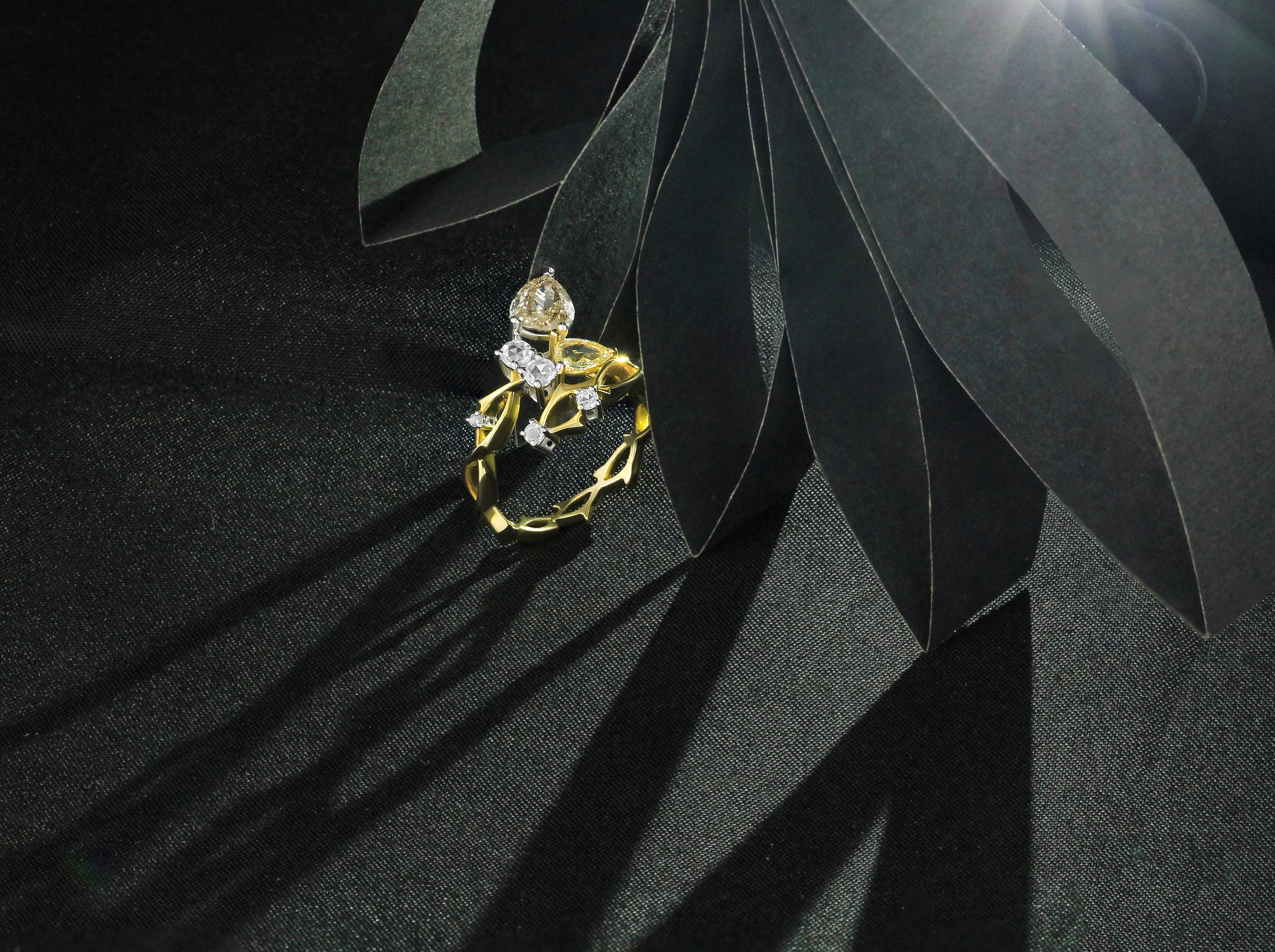 NereïDa Floral Vine Yellow Sapphire & Diamond Ring